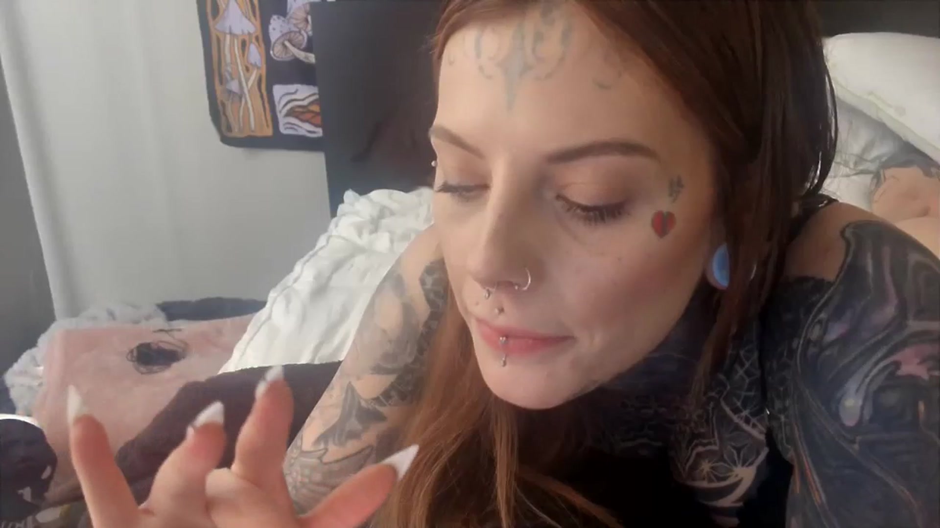 Gallery image thumbnail from Tattoedgusher's myfreecams stream on, 12/08/2023, 16:52 image 12 of 20