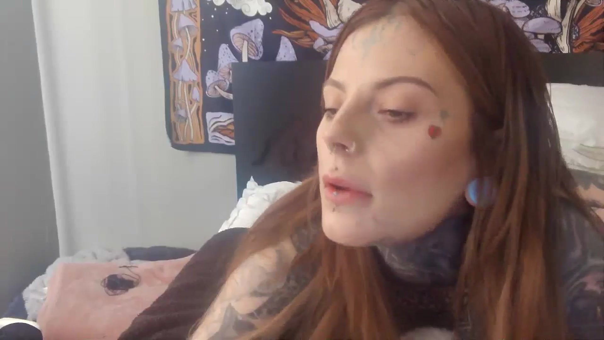 Gallery image thumbnail from Tattoedgusher's myfreecams stream on, 12/08/2023, 16:52 image 4 of 20