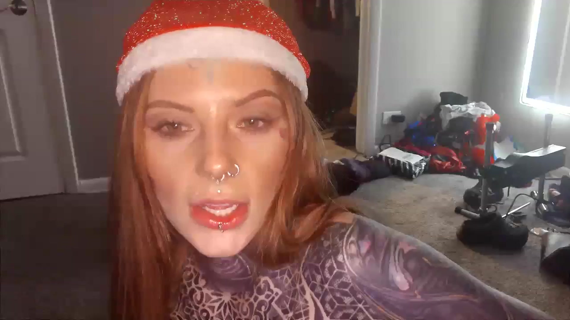 Gallery image thumbnail from Tattoedgusher's myfreecams stream on, 12/17/2023, 19:23 image 17 of 20