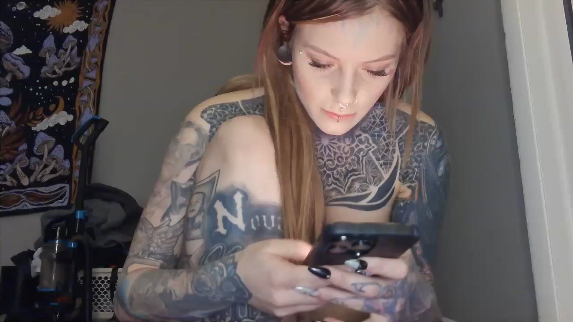 Gallery image thumbnail from Tattoedgusher's myfreecams stream on, 01/08/2024, 16:59 image 7 of 20