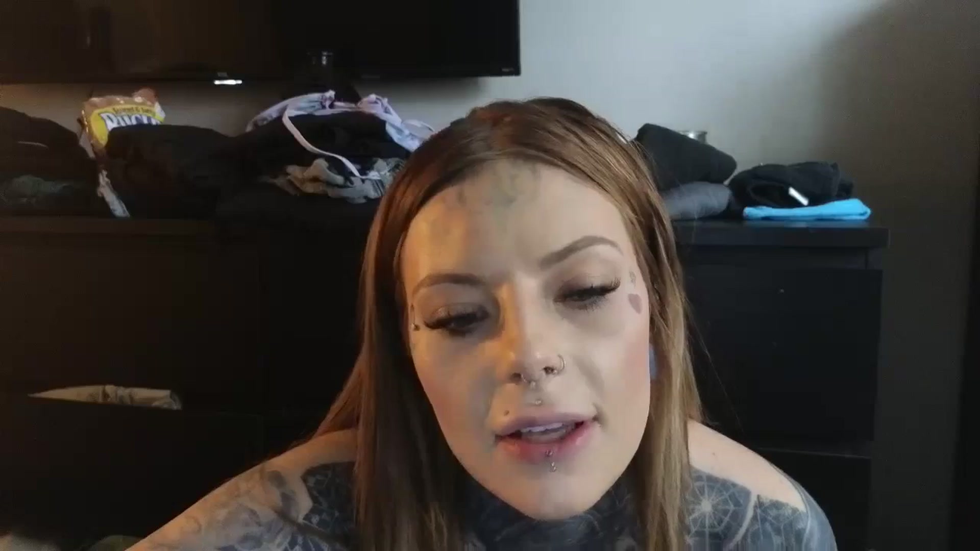 Gallery image thumbnail from Tattoedgusher's myfreecams stream on, 01/28/2024, 16:53 image 18 of 20