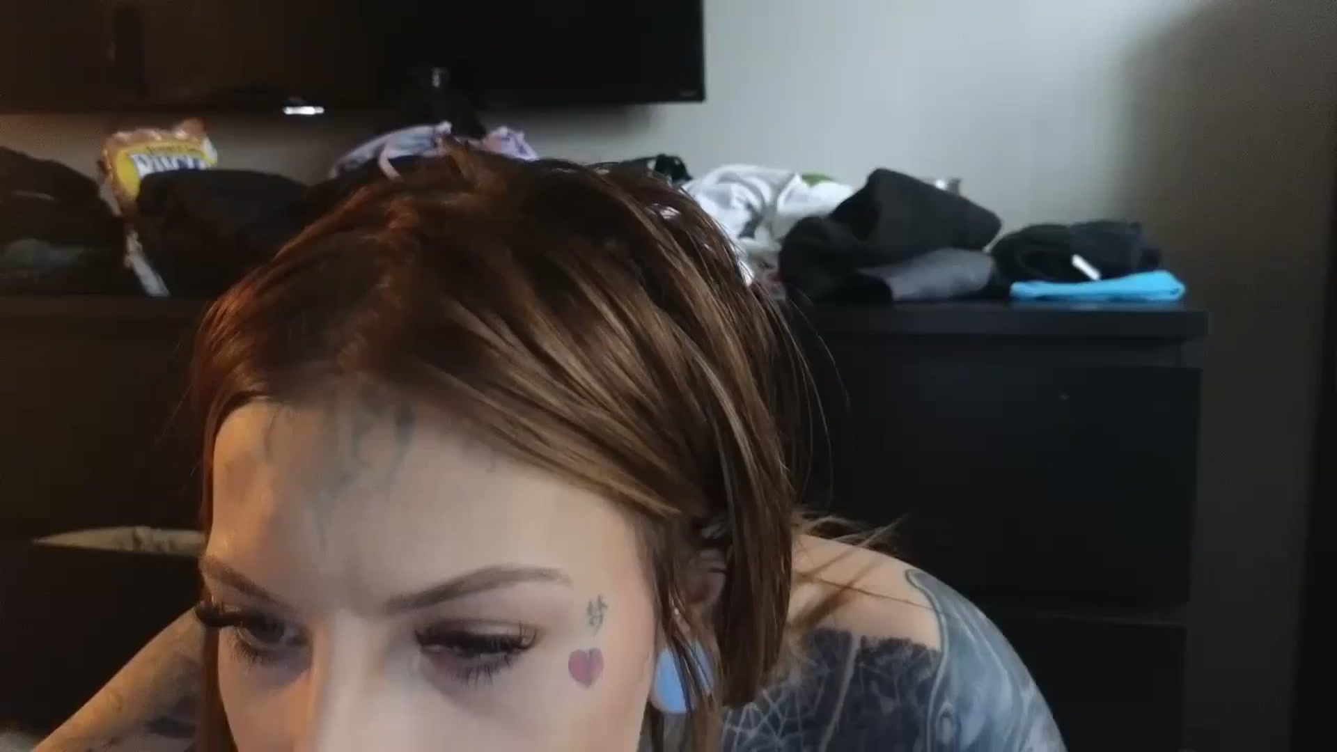 Gallery image thumbnail from Tattoedgusher's myfreecams stream on, 01/28/2024, 16:53 image 15 of 20