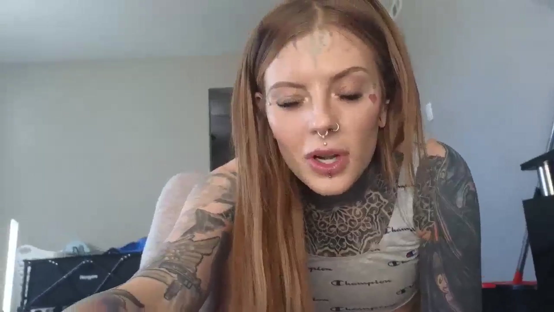 Gallery image thumbnail from Tattoedgusher's myfreecams stream on, 01/29/2024, 19:37 image 8 of 20