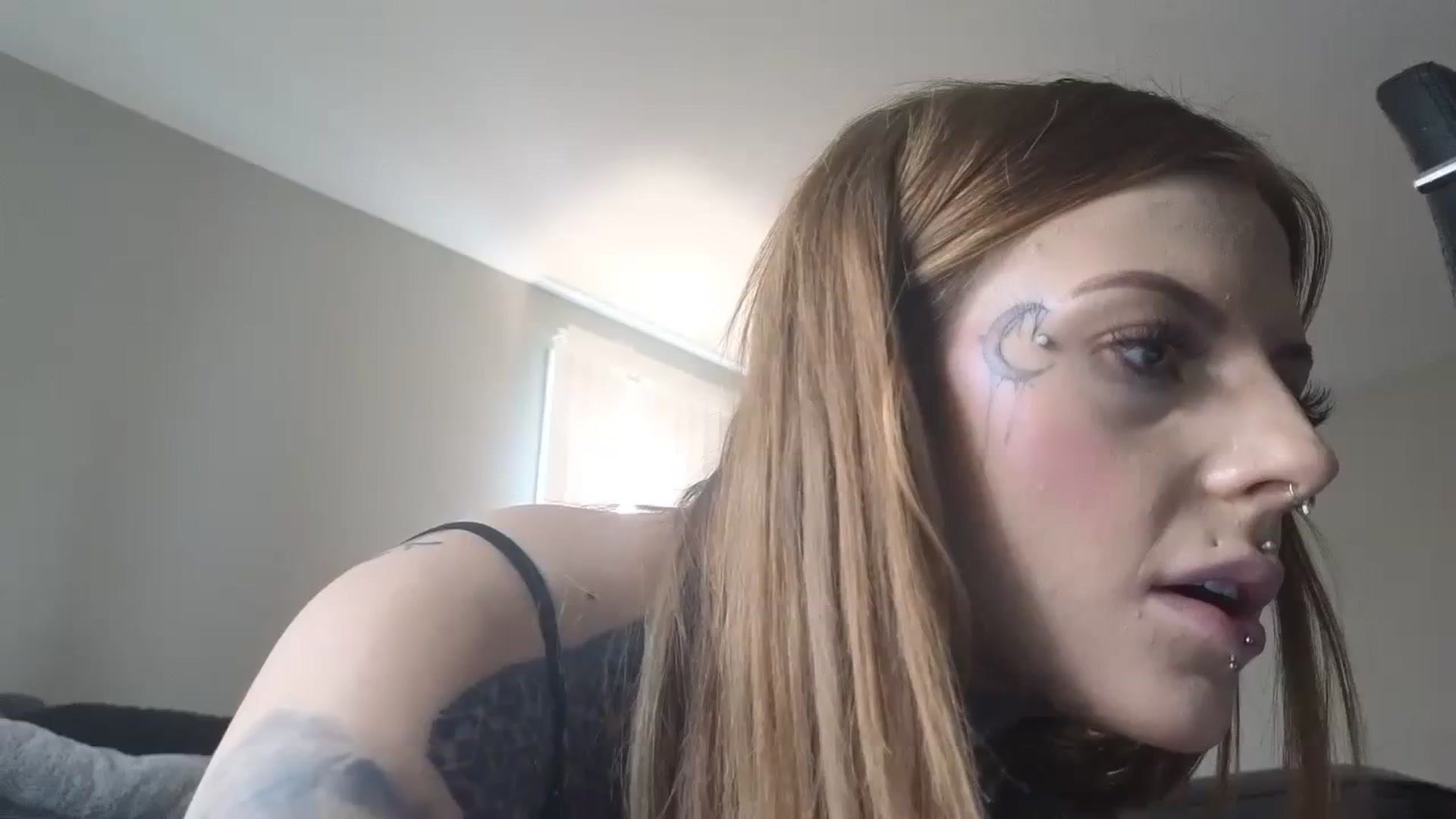 Gallery image thumbnail from Tattoedgusher's myfreecams stream on, 02/05/2024, 16:45 image 13 of 20