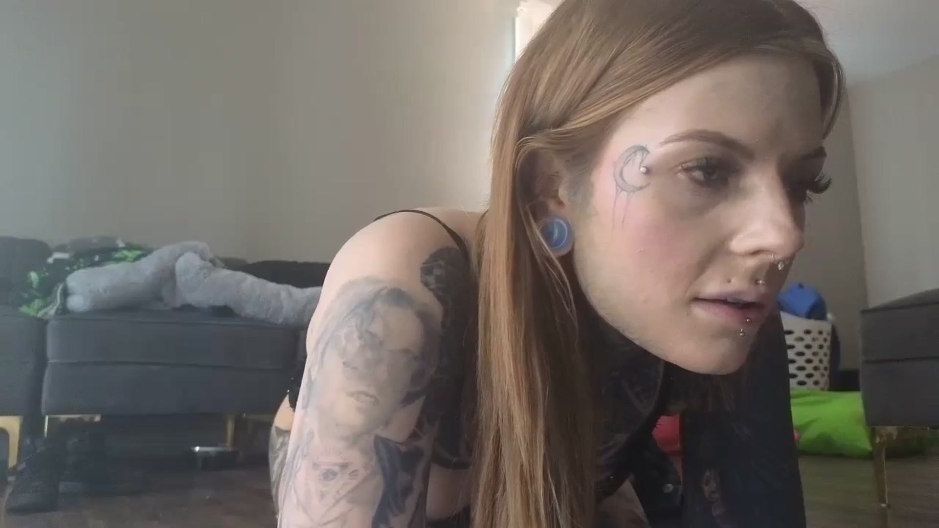 Gallery image thumbnail from Tattoedgusher's myfreecams stream on, 02/05/2024, 16:45 image 6 of 20