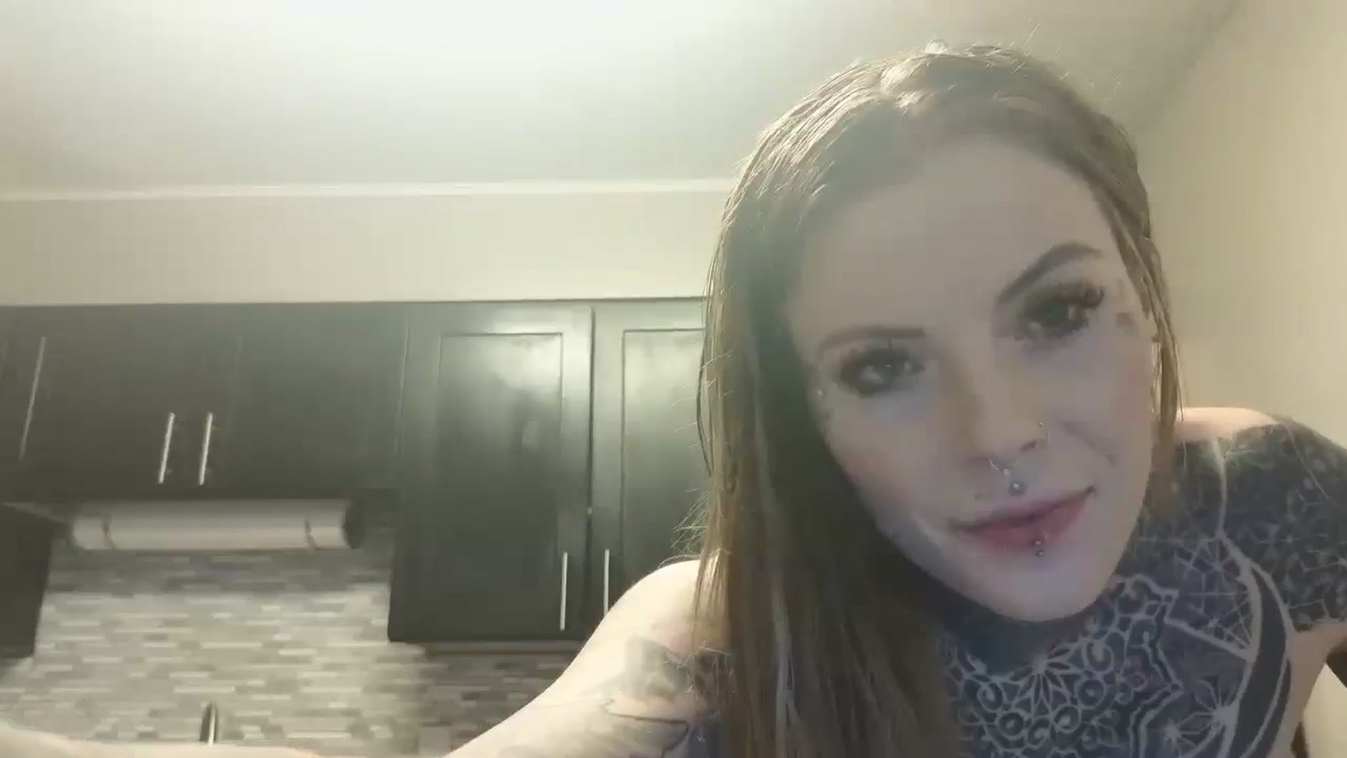 Gallery image thumbnail from Tattoedgusher's myfreecams stream on, 02/08/2024, 17:30 image 18 of 20