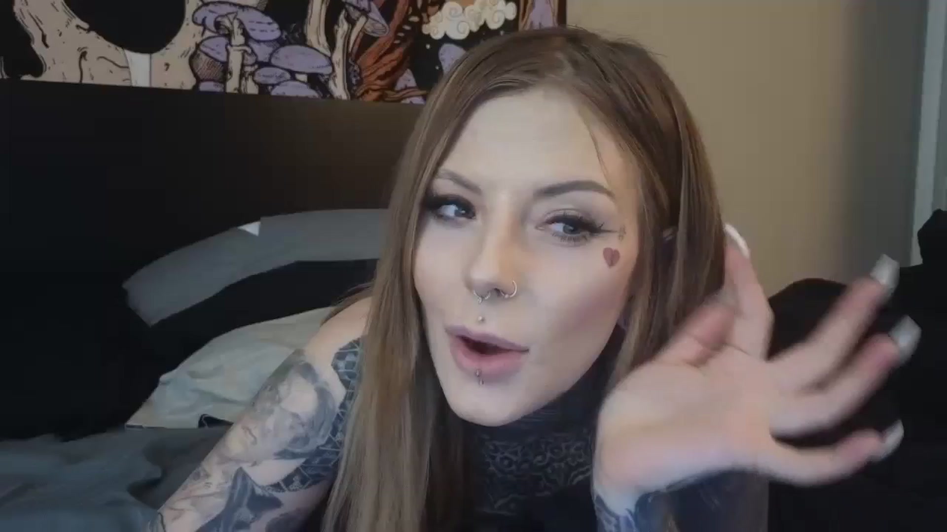 Gallery image thumbnail from Tattoedgusher's myfreecams stream on, 02/21/2024, 18:34 image 20 of 20