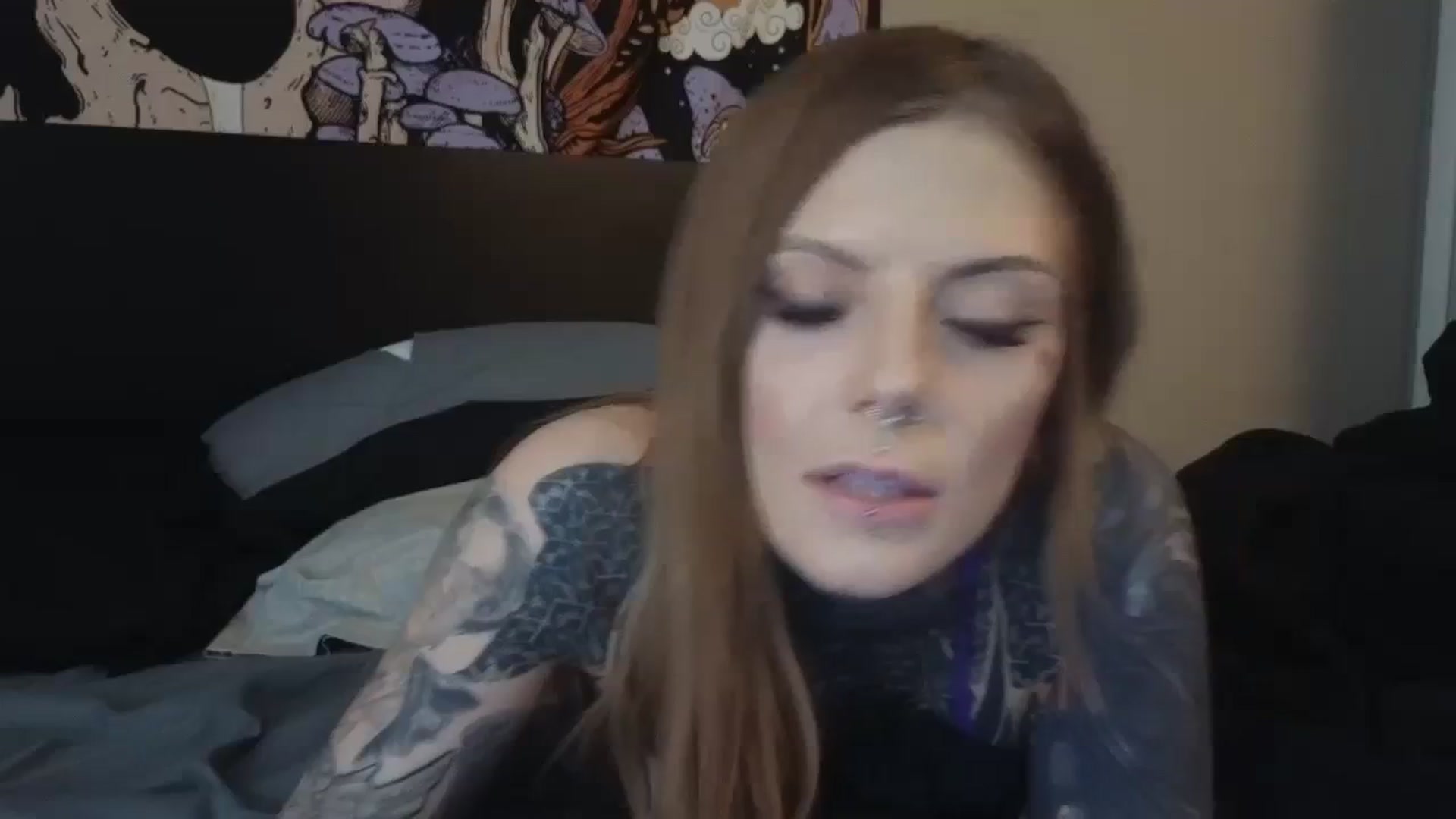 Gallery image thumbnail from Tattoedgusher's myfreecams stream on, 02/21/2024, 18:34 image 15 of 20