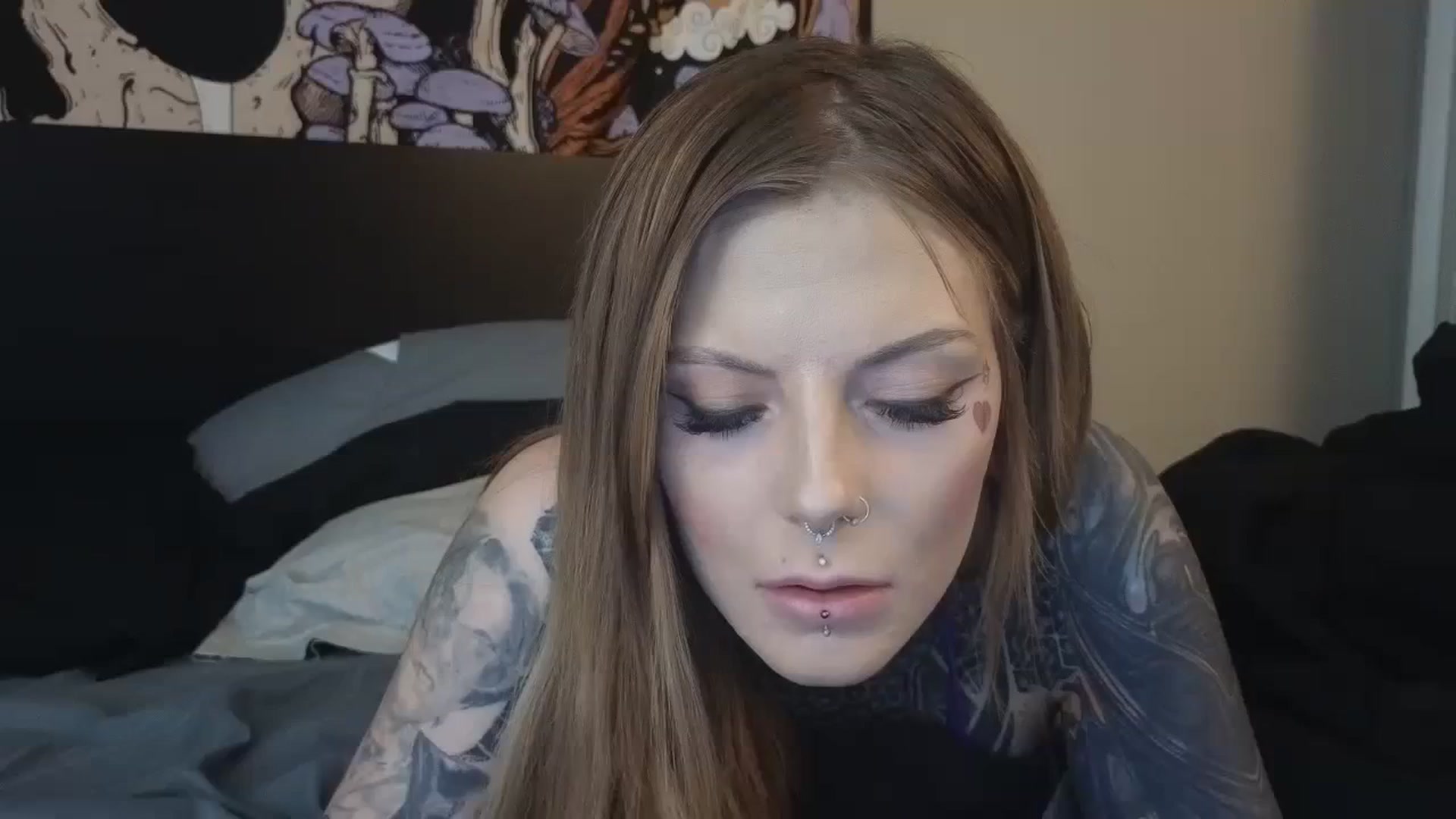 Gallery image thumbnail from Tattoedgusher's myfreecams stream on, 02/21/2024, 18:34 image 19 of 20