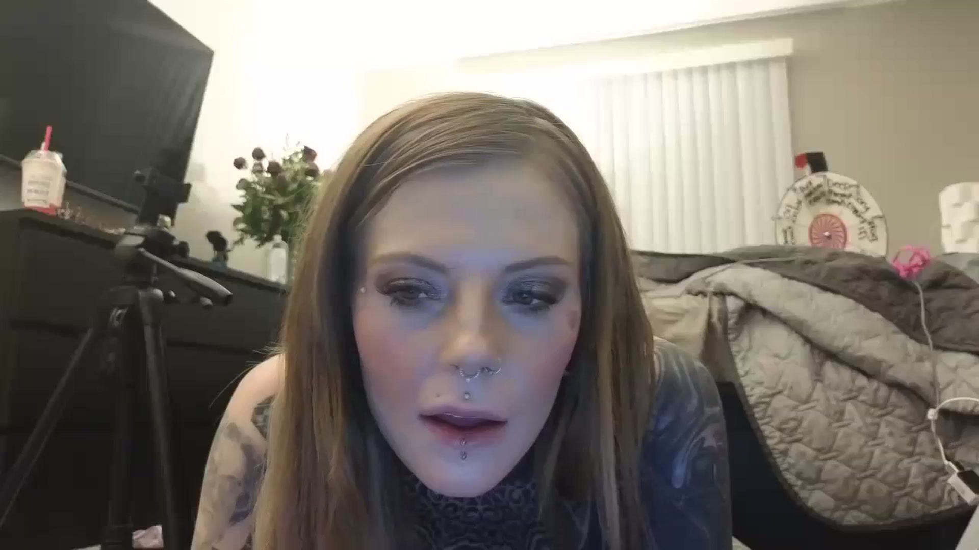 Gallery image thumbnail from Tattoedgusher's myfreecams stream on, 02/27/2024, 03:53 image 17 of 20