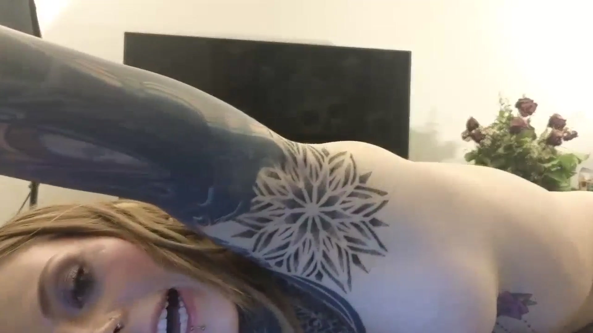 Gallery image thumbnail from Tattoedgusher's myfreecams stream on, 02/27/2024, 03:53 image 12 of 20