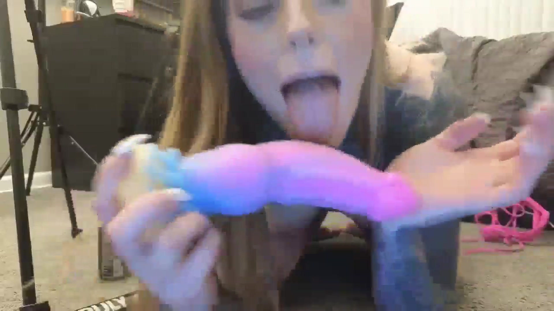 Gallery image thumbnail from Tattoedgusher's myfreecams stream on, 02/27/2024, 03:53 image 19 of 20