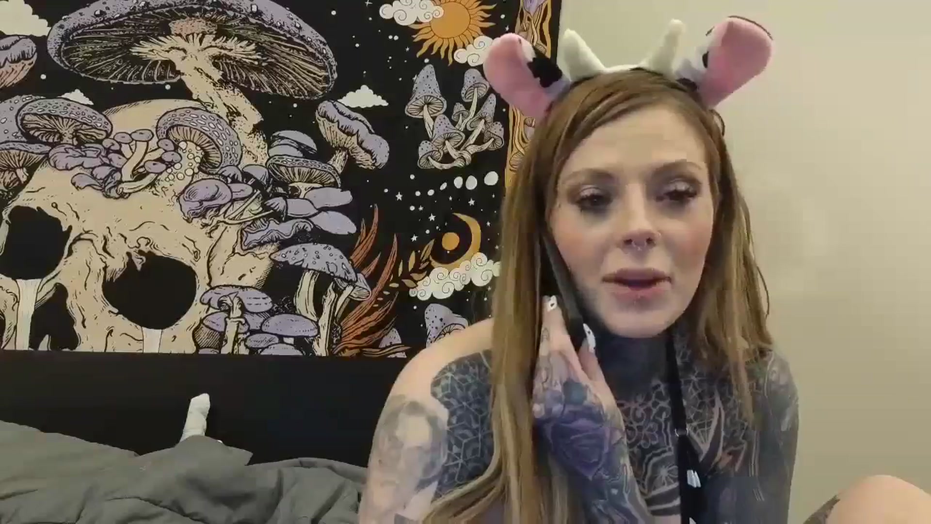 Gallery image thumbnail from Tattoedgusher's myfreecams stream on, 02/27/2024, 06:01 image 15 of 20
