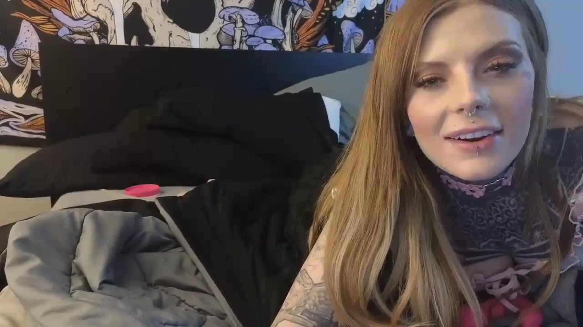 Gallery image thumbnail from Tattoedgusher's myfreecams stream on, 03/03/2024, 01:40 image 4 of 20