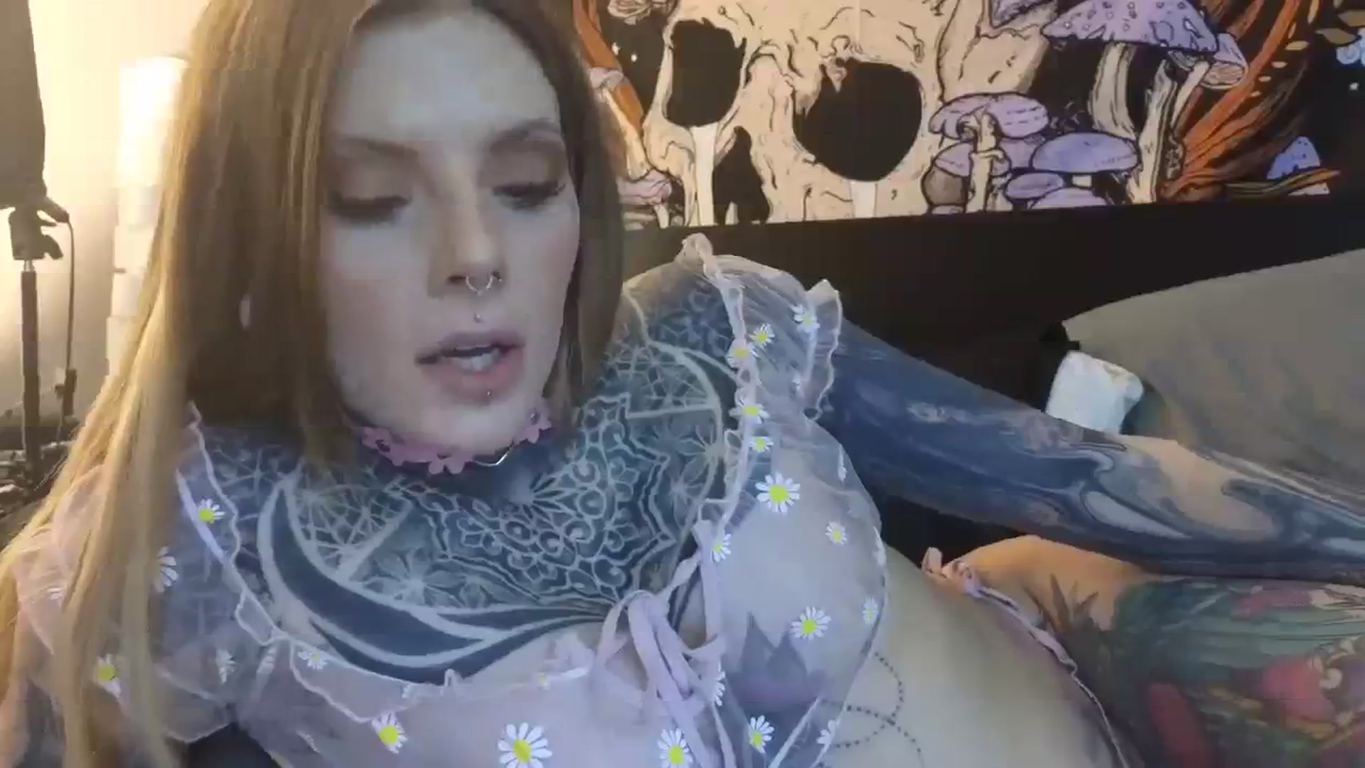 Gallery image thumbnail from Tattoedgusher's myfreecams stream on, 03/03/2024, 01:40 image 14 of 20