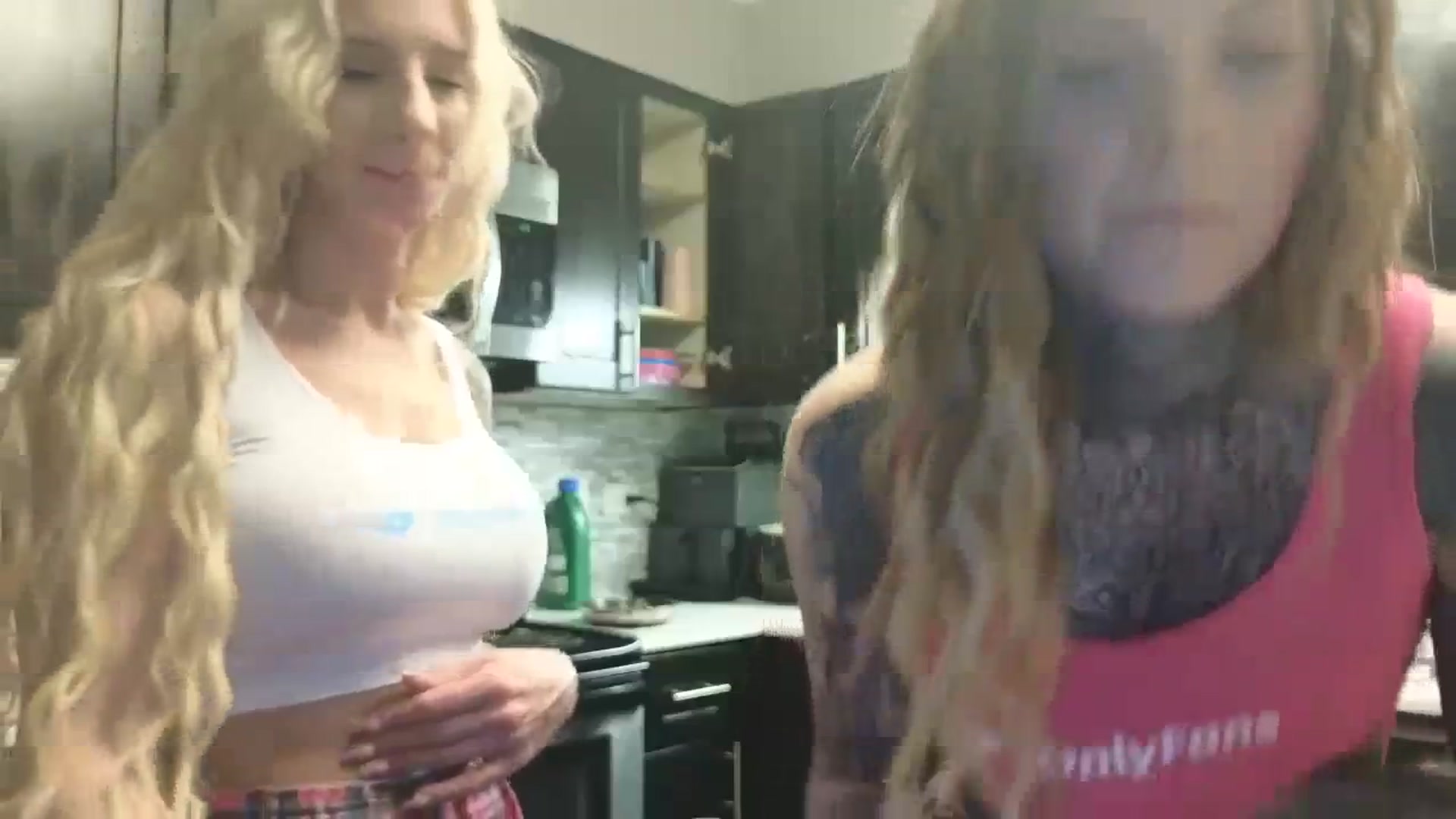 Gallery image thumbnail from Tattoedgusher's myfreecams stream on, 04/10/2024, 06:16 image 19 of 20