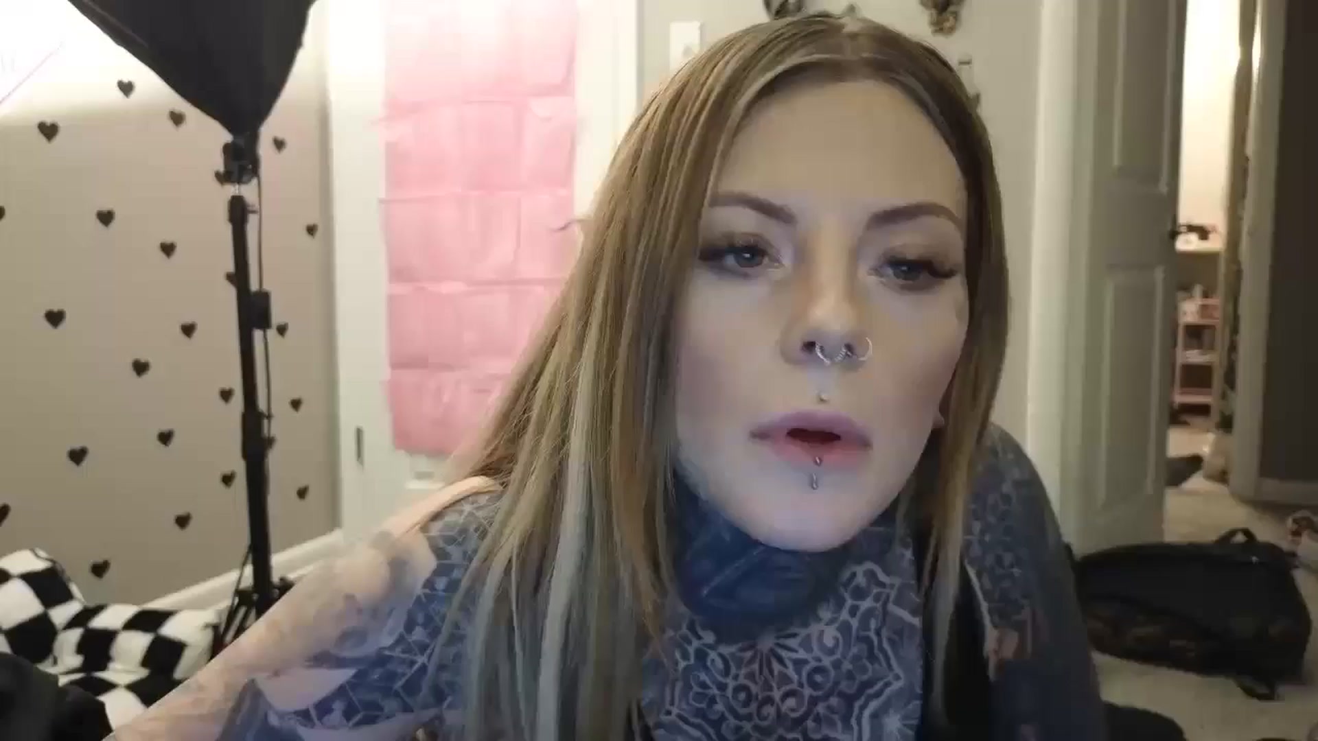 Gallery image thumbnail from Tattoedgusher's myfreecams stream on, 04/16/2024, 03:14 image 20 of 20