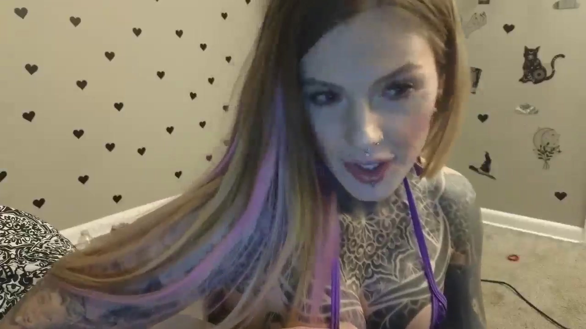 Gallery image thumbnail from Tattoedgusher's myfreecams stream on, 05/22/2024, 02:50 image 4 of 20