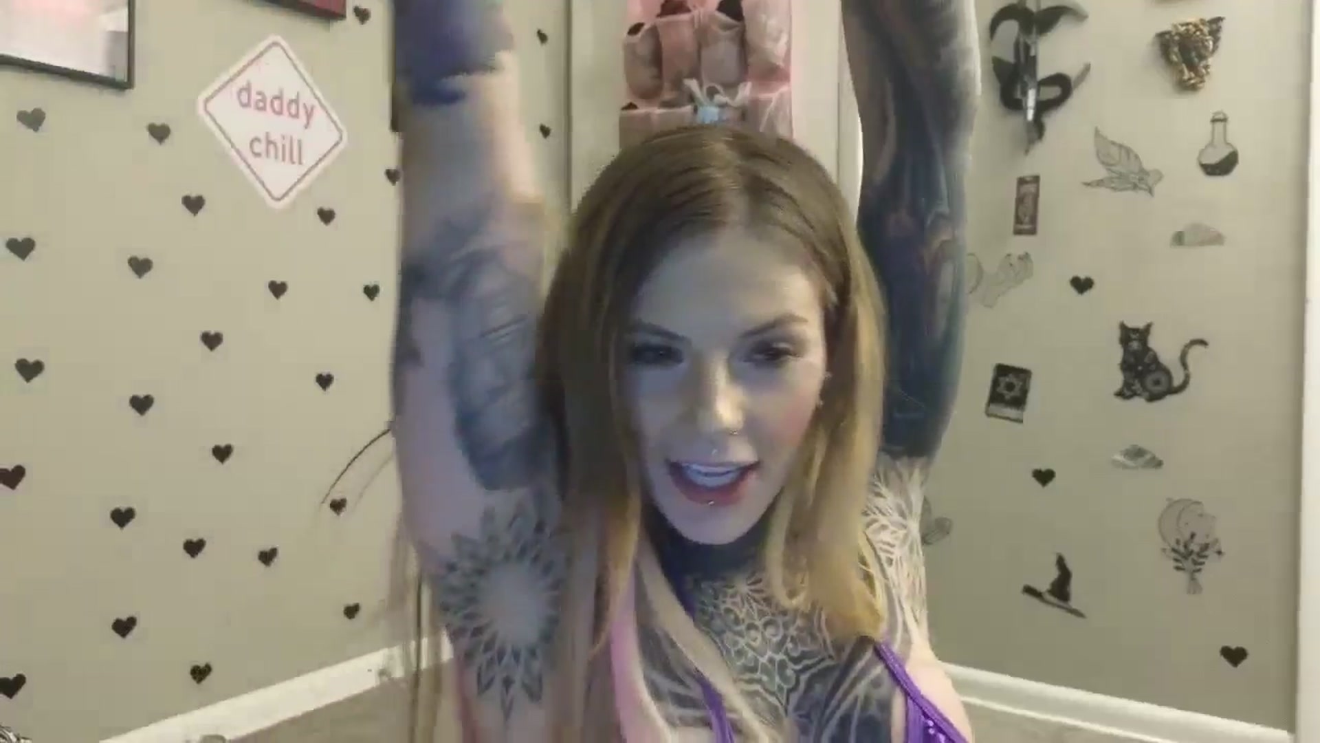 Gallery image thumbnail from Tattoedgusher's myfreecams stream on, 05/22/2024, 02:50 image 7 of 20