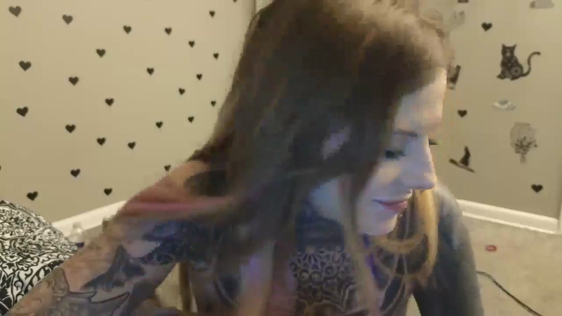 Gallery image thumbnail from Tattoedgusher's myfreecams stream on, 05/22/2024, 02:50 image 5 of 20