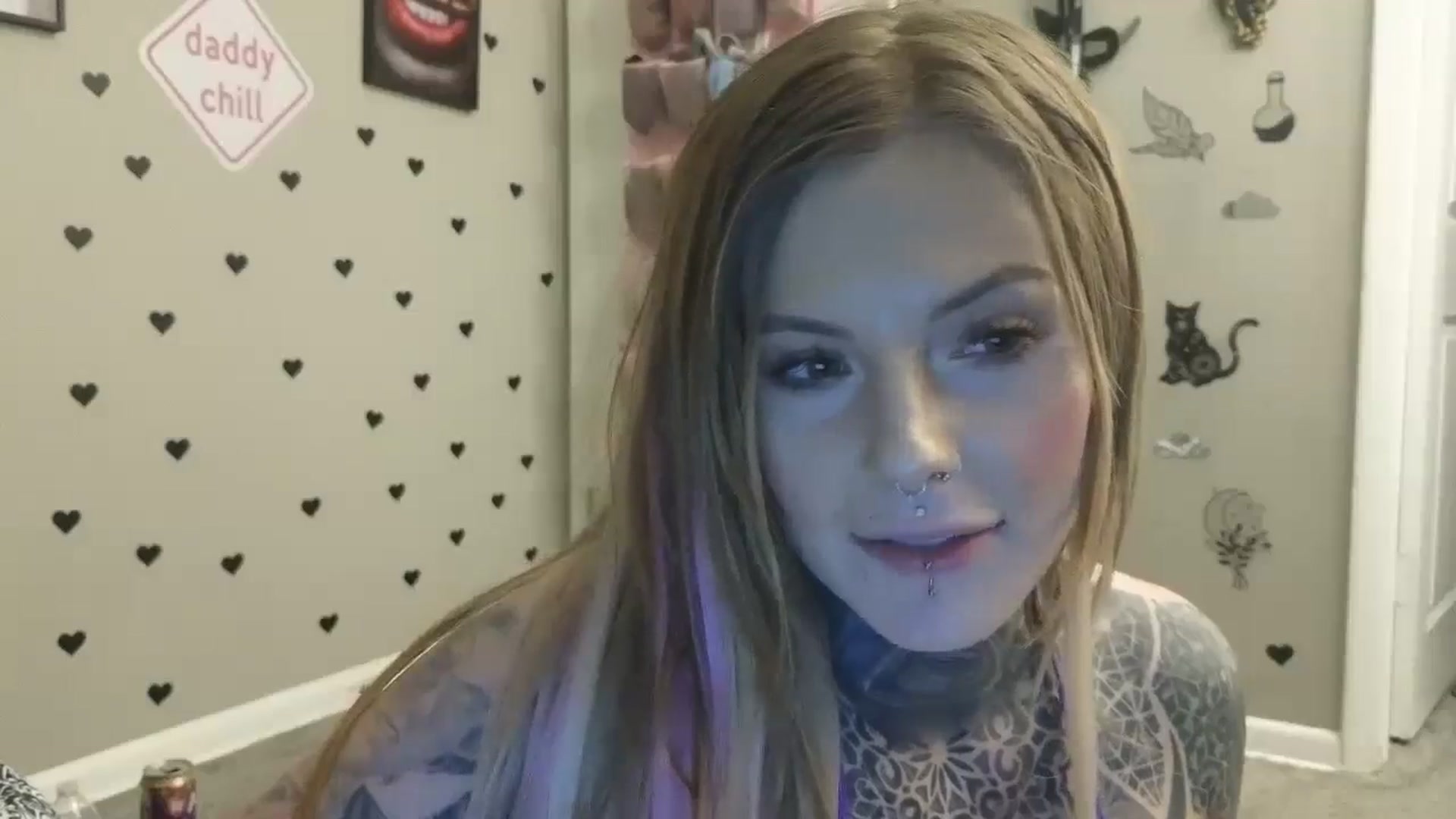 Gallery image thumbnail from Tattoedgusher's myfreecams stream on, 05/22/2024, 02:50 image 2 of 20