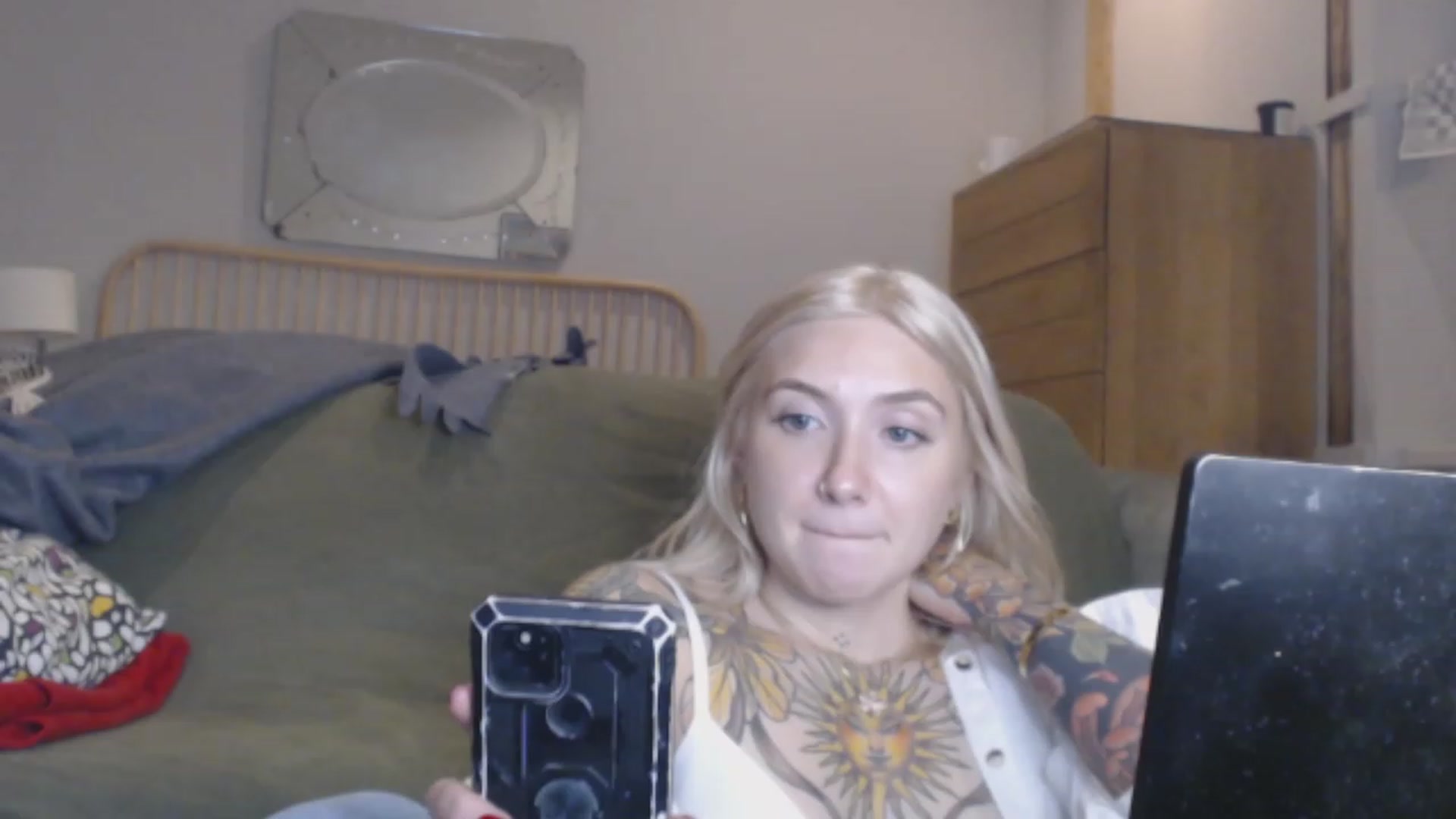 Gallery image thumbnail from Tattoo_bbgirl's myfreecams stream on, 12/01/2023, 18:34 image 1 of 20