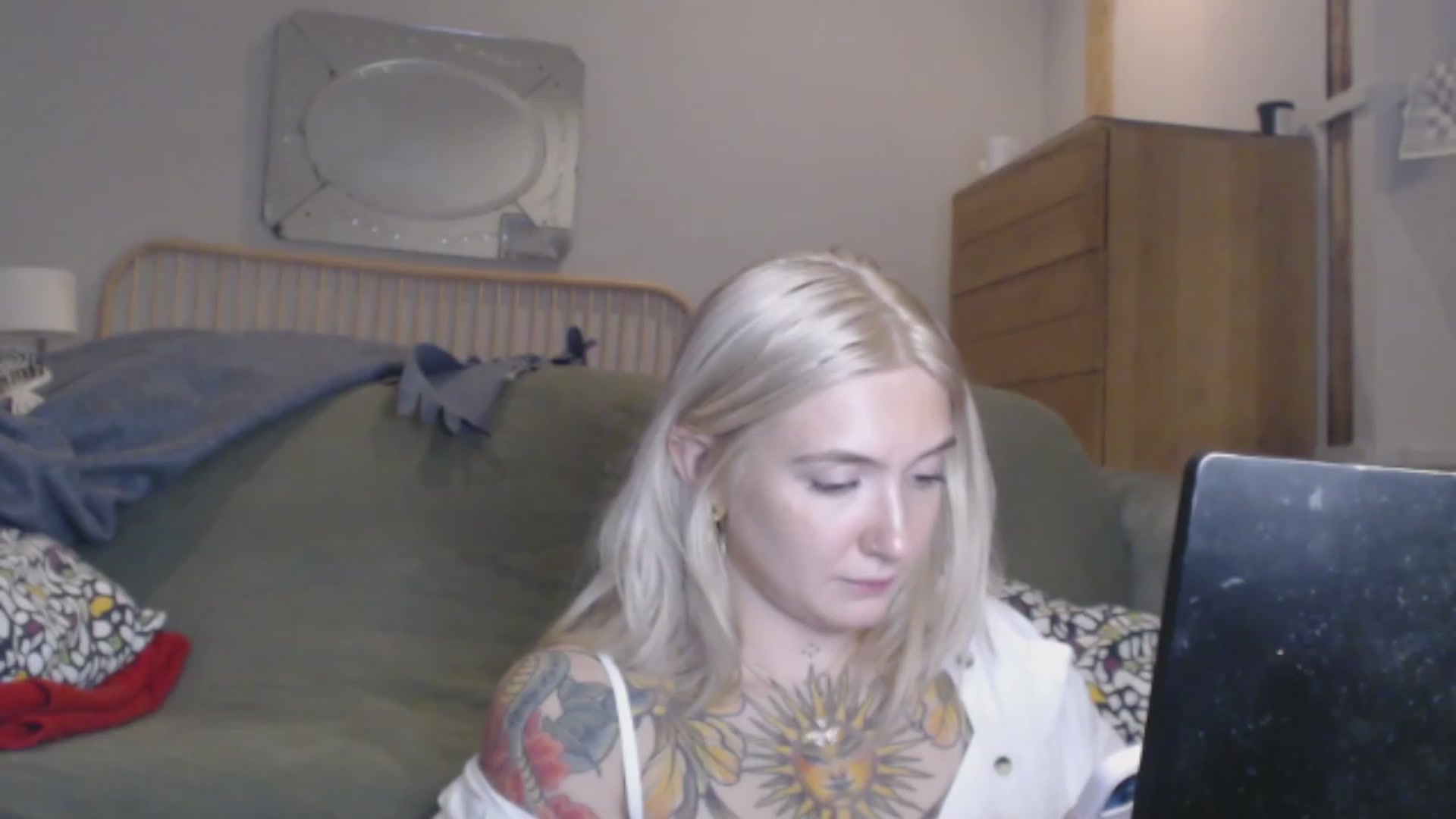 Gallery image thumbnail from Tattoo_bbgirl's myfreecams stream on, 12/01/2023, 18:34 image 17 of 20