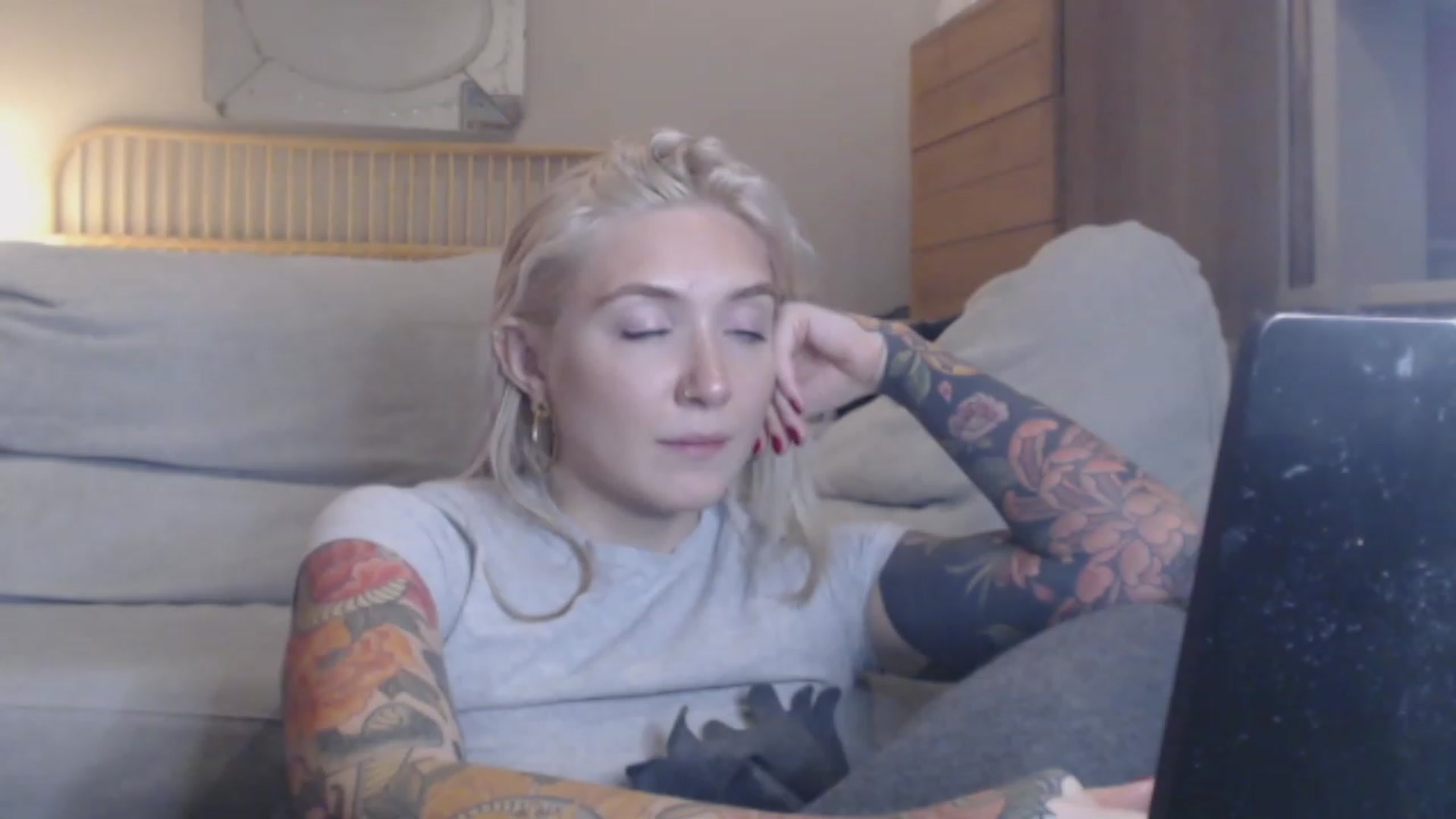 Gallery image thumbnail from Tattoo_bbgirl's myfreecams stream on, 12/04/2023, 22:10 image 1 of 20