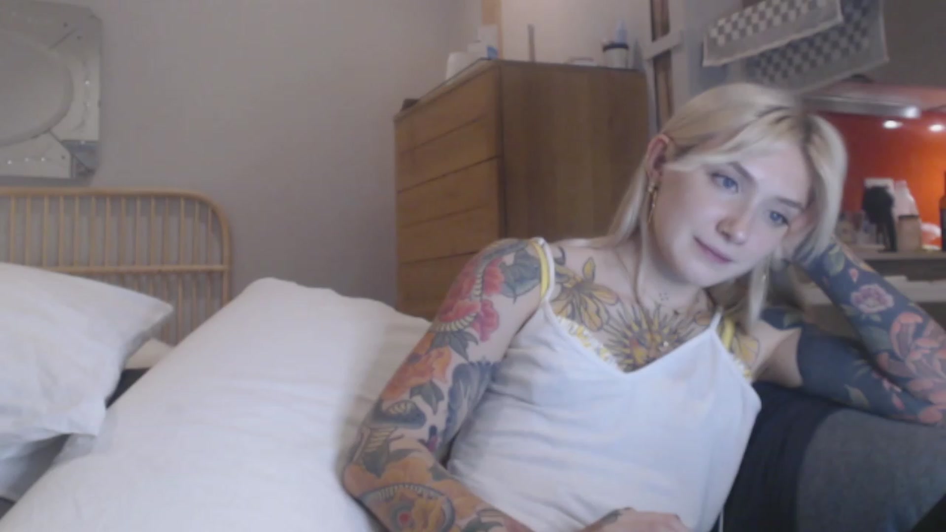Gallery image thumbnail from Tattoo_bbgirl's myfreecams stream on, 01/16/2024, 20:08 image 20 of 20