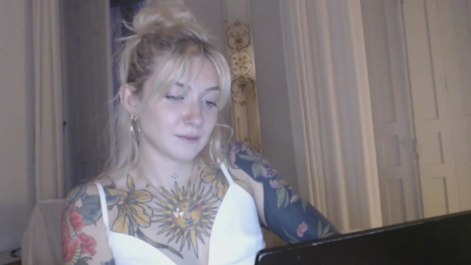 Gallery image thumbnail from Tattoo_bbgirl's myfreecams stream on, 01/19/2024, 18:06 image 10 of 20