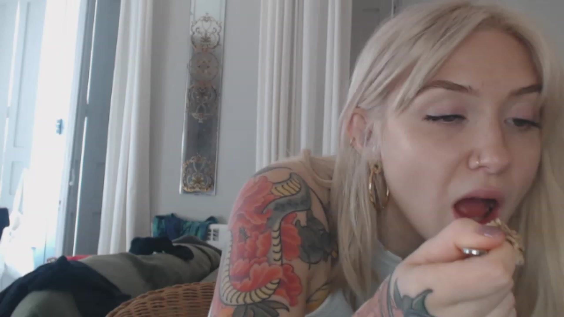 Gallery image thumbnail from Tattoo_bbgirl's myfreecams stream on, 01/24/2024, 14:25 image 11 of 20