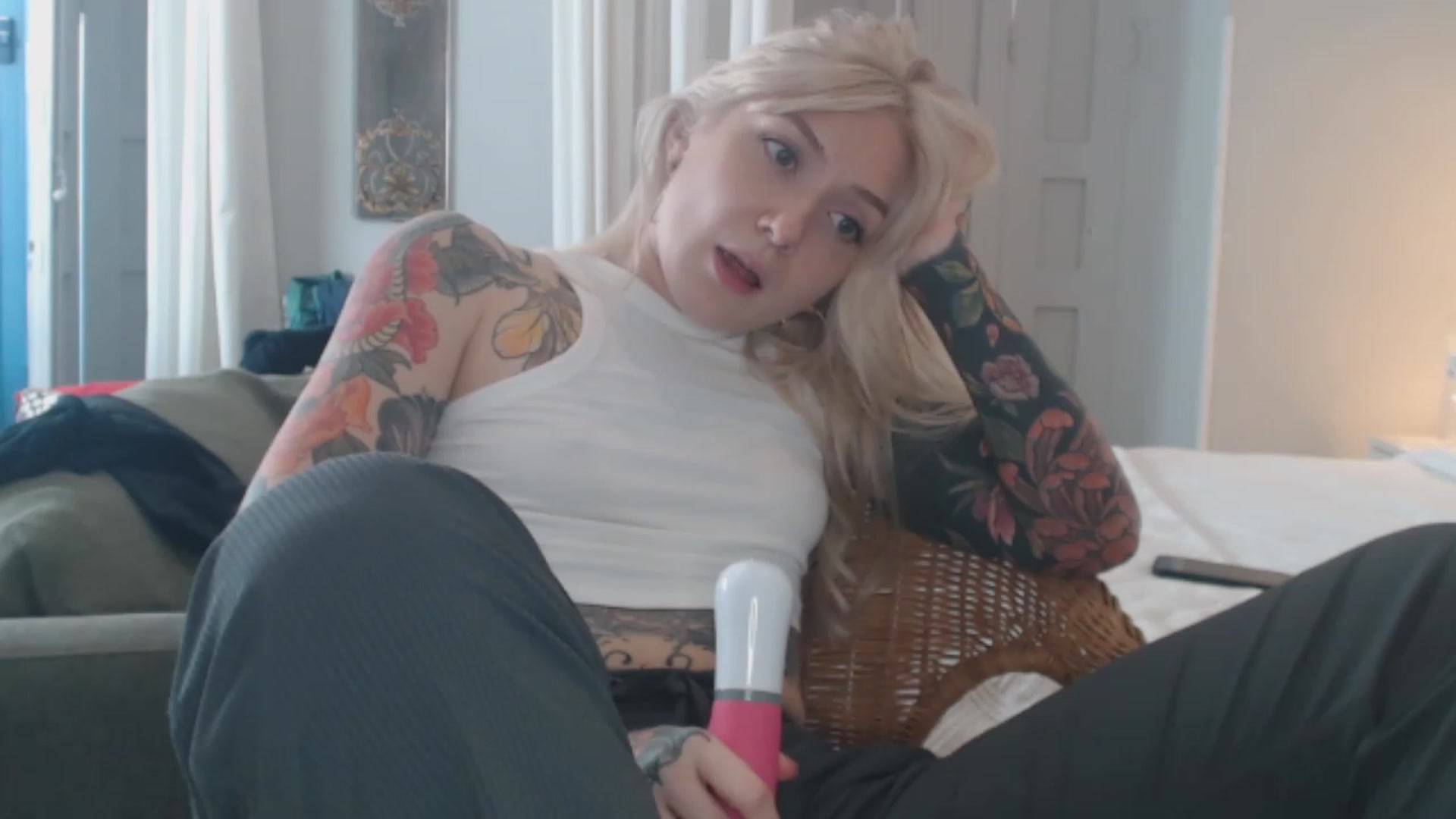 Gallery image thumbnail from Tattoo_bbgirl's myfreecams stream on, 01/24/2024, 15:03 image 7 of 20