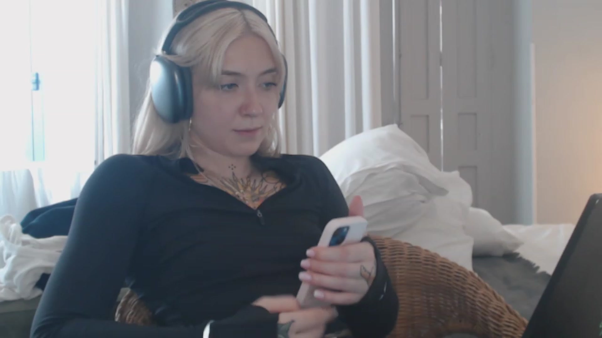 Gallery image thumbnail from Tattoo_bbgirl's myfreecams stream on, 02/01/2024, 14:58 image 18 of 20
