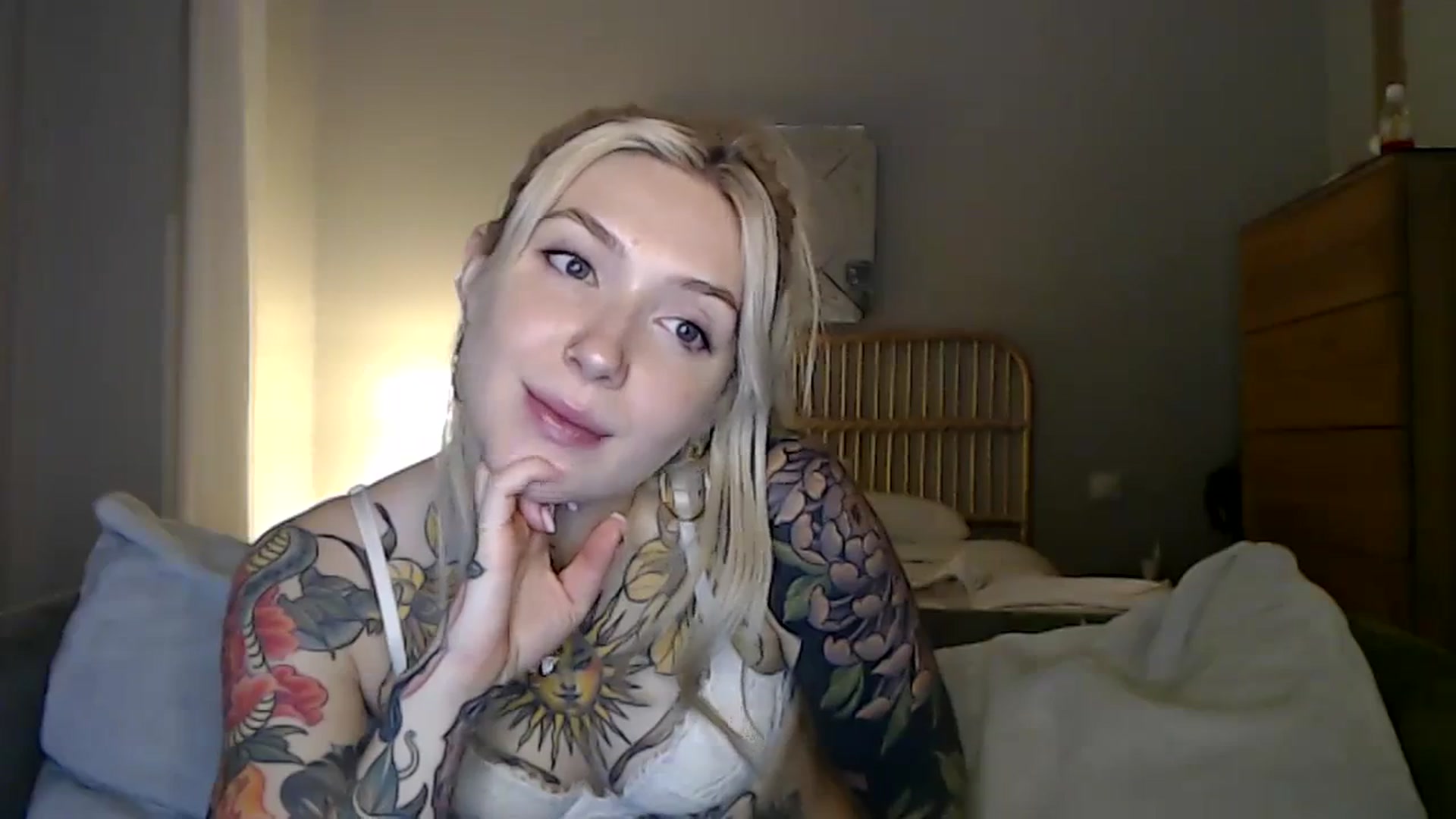 Gallery image thumbnail from Tattoo_bbgirl's myfreecams stream on, 02/26/2024, 18:34 image 2 of 20