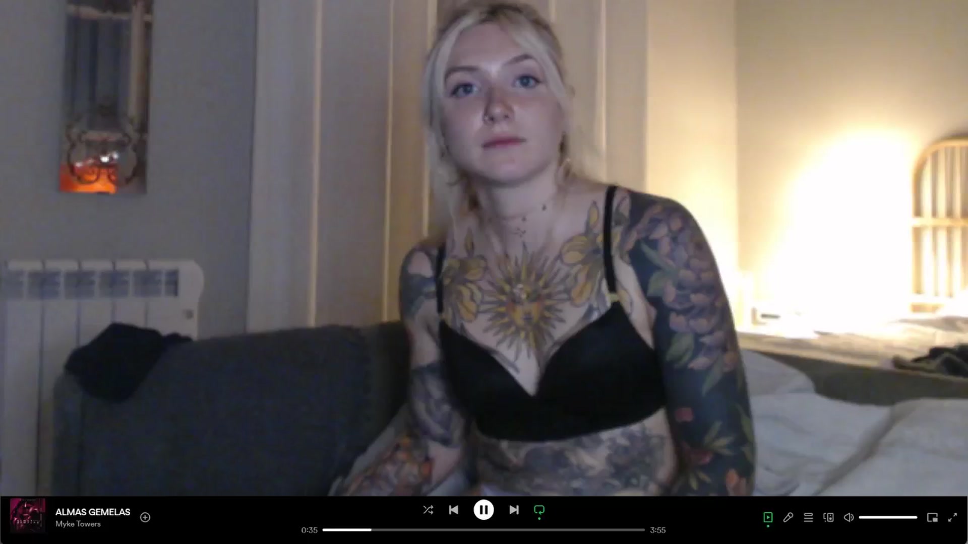 Gallery image thumbnail from Tattoo_bbgirl's myfreecams stream on, 04/19/2024, 20:02 image 15 of 20