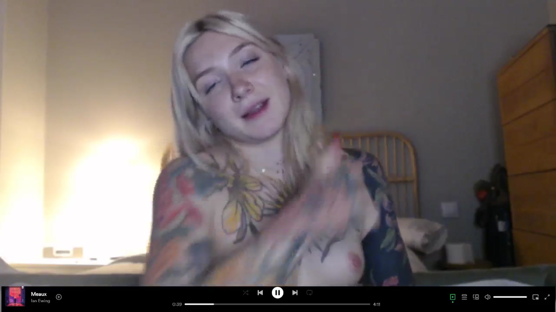Gallery image thumbnail from Tattoo_bbgirl's myfreecams stream on, 04/25/2024, 19:33 image 4 of 20