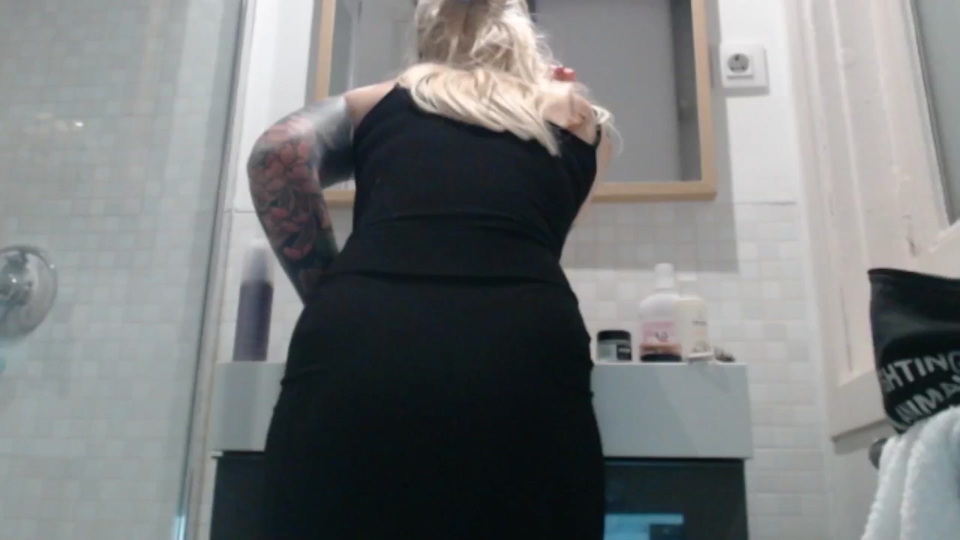 Gallery image thumbnail from Tattoo_bbgirl's myfreecams stream on, 04/29/2024, 13:15 image 13 of 20
