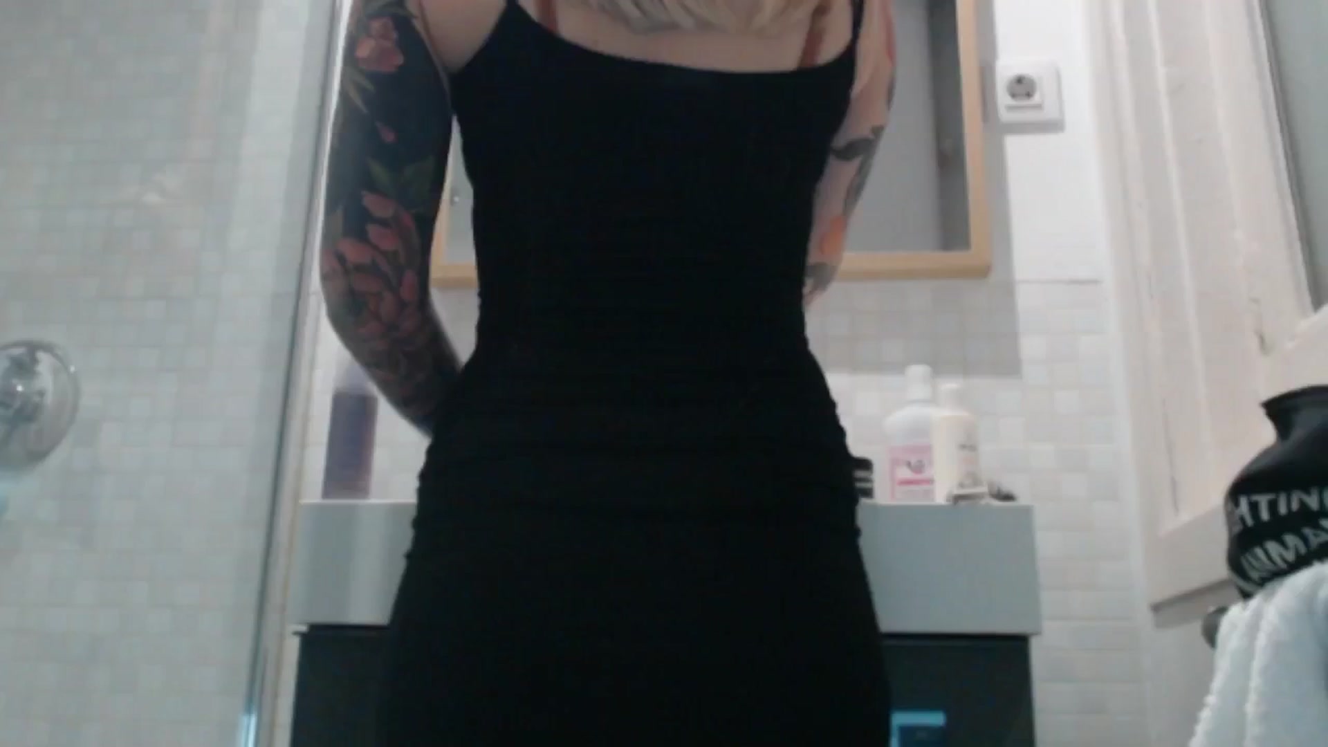 Gallery image thumbnail from Tattoo_bbgirl's myfreecams stream on, 04/29/2024, 13:15 image 20 of 20