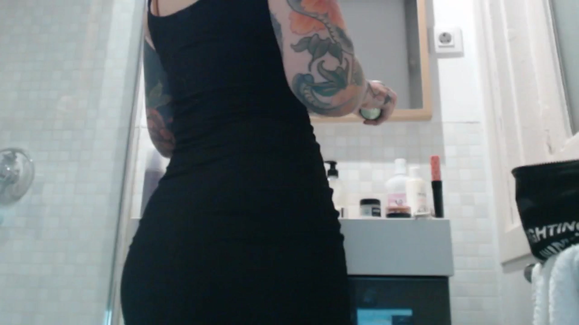 Gallery image thumbnail from Tattoo_bbgirl's myfreecams stream on, 04/29/2024, 13:15 image 4 of 20