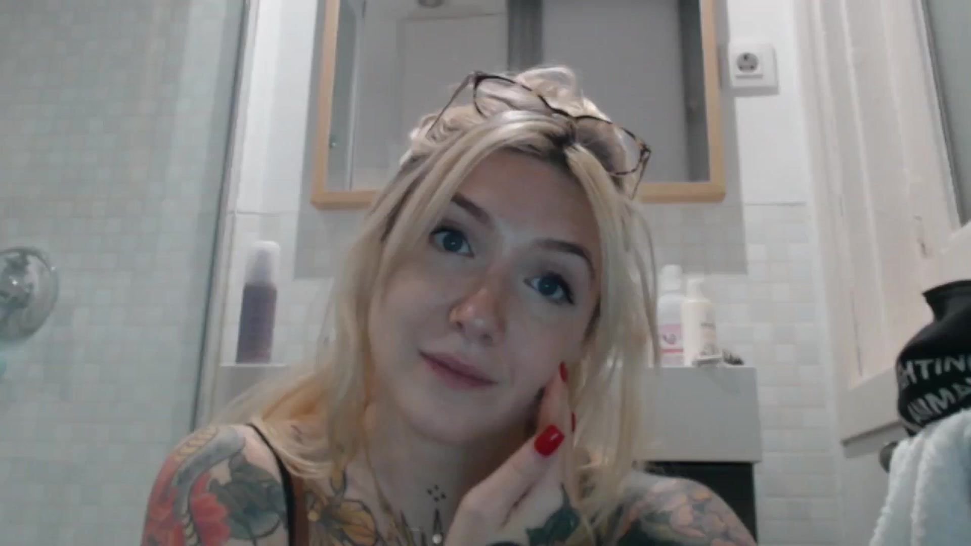 Gallery image thumbnail from Tattoo_bbgirl's myfreecams stream on, 04/29/2024, 13:15 image 19 of 20