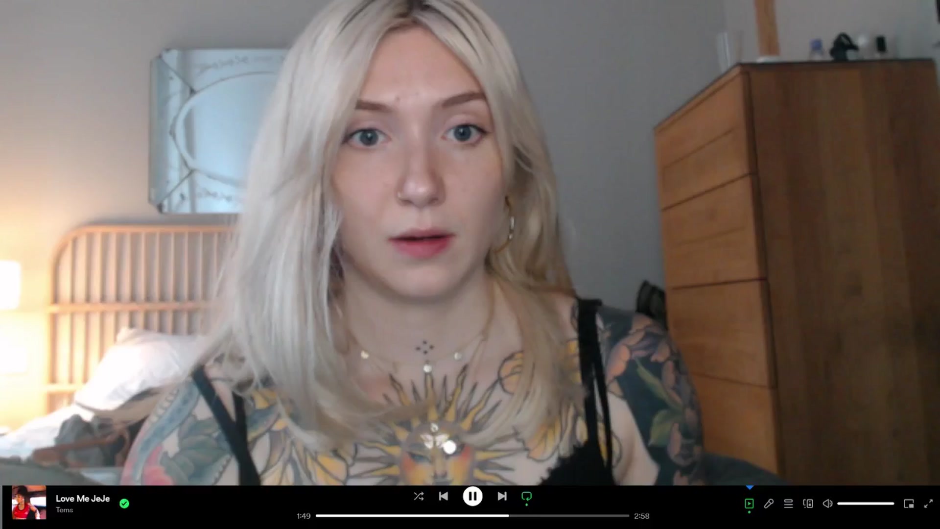 Gallery image thumbnail from Tattoo_bbgirl's myfreecams stream on, 05/01/2024, 17:39 image 6 of 20