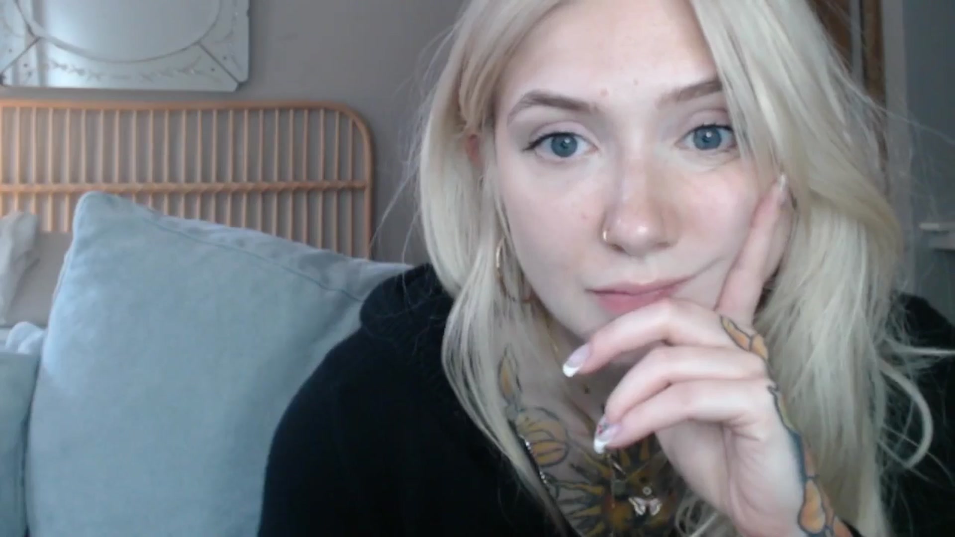 Gallery image thumbnail from Tattoo_bbgirl's myfreecams stream on, 05/22/2024, 19:10 image 16 of 20