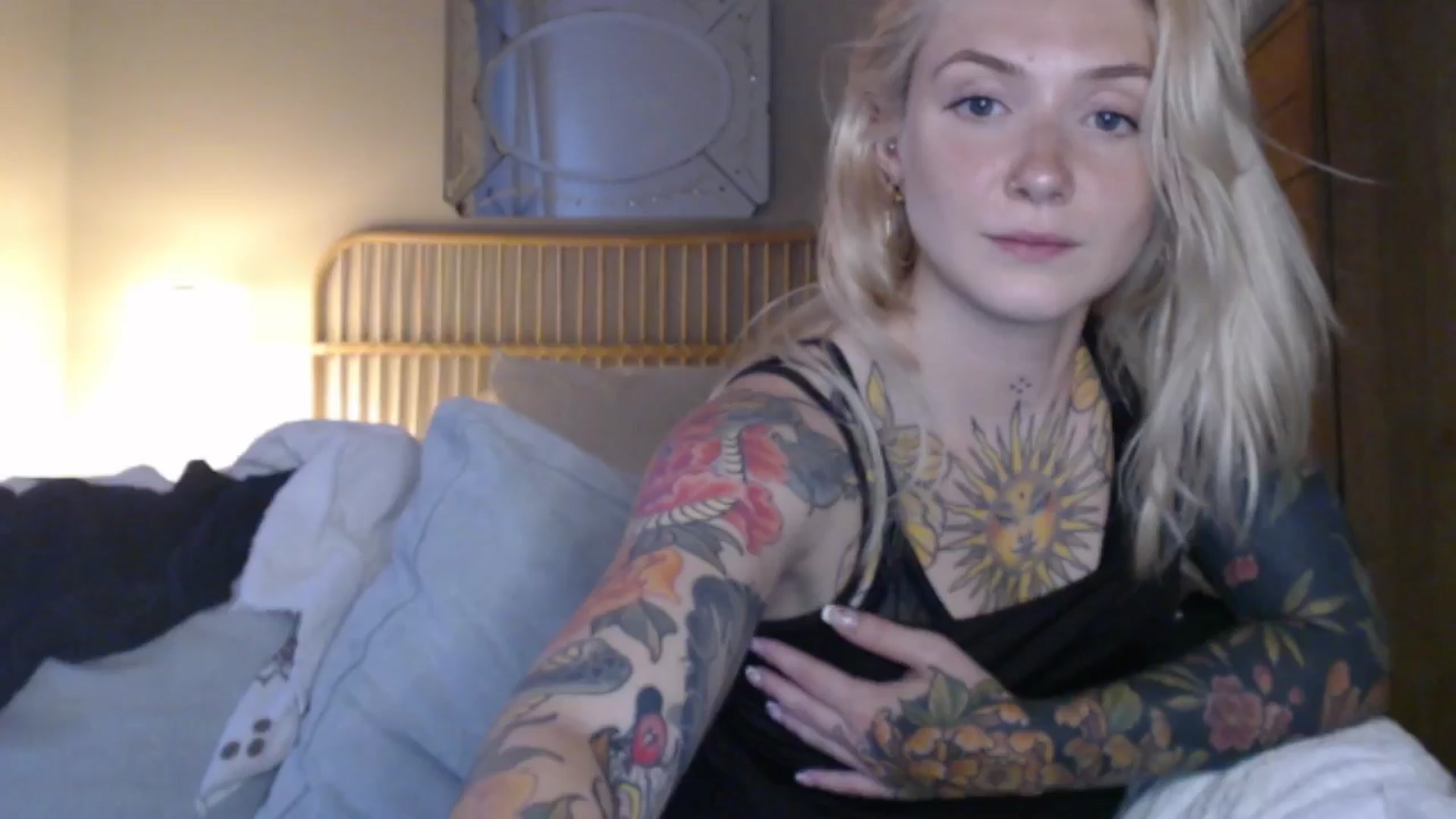 Gallery image thumbnail from Tattoo_bbgirl's myfreecams stream on, 06/01/2024, 19:28 image 14 of 20