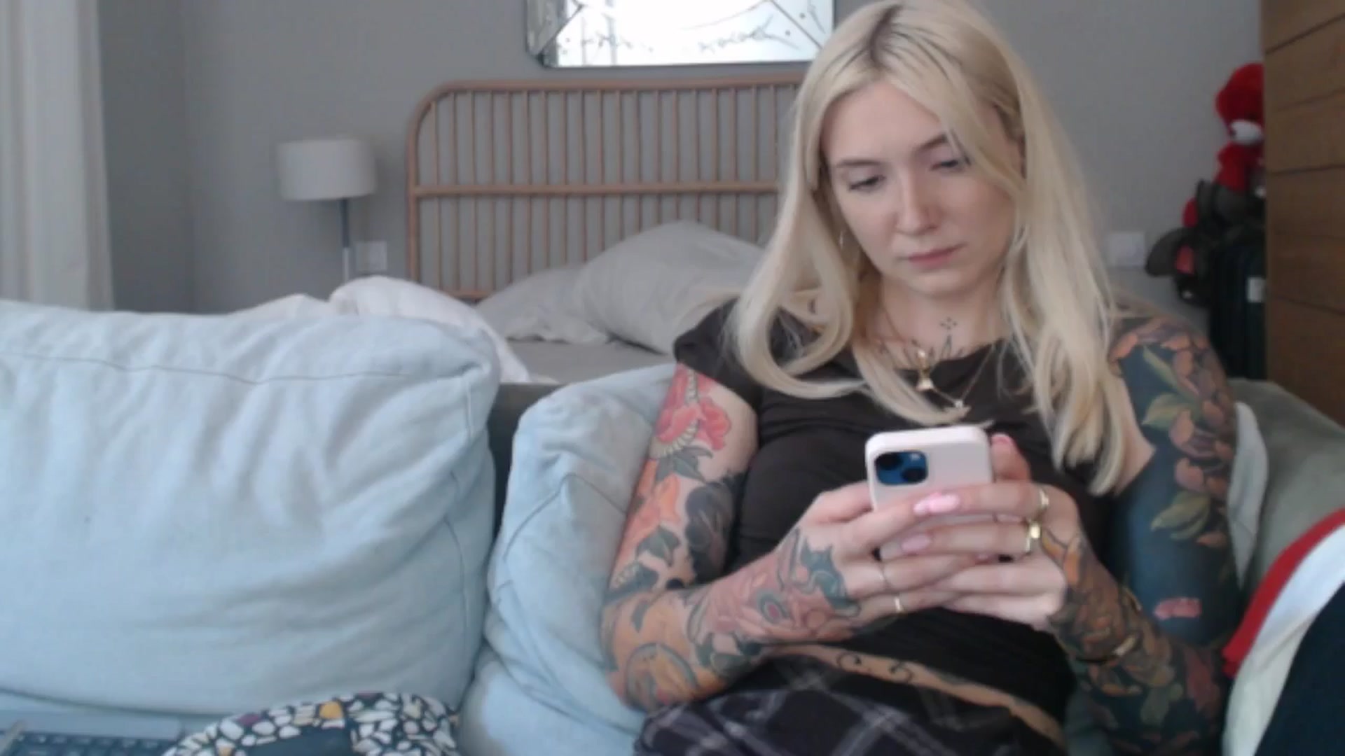Gallery image thumbnail from Tattoo_bbgirl's myfreecams stream on, 06/06/2024, 18:32 image 6 of 20