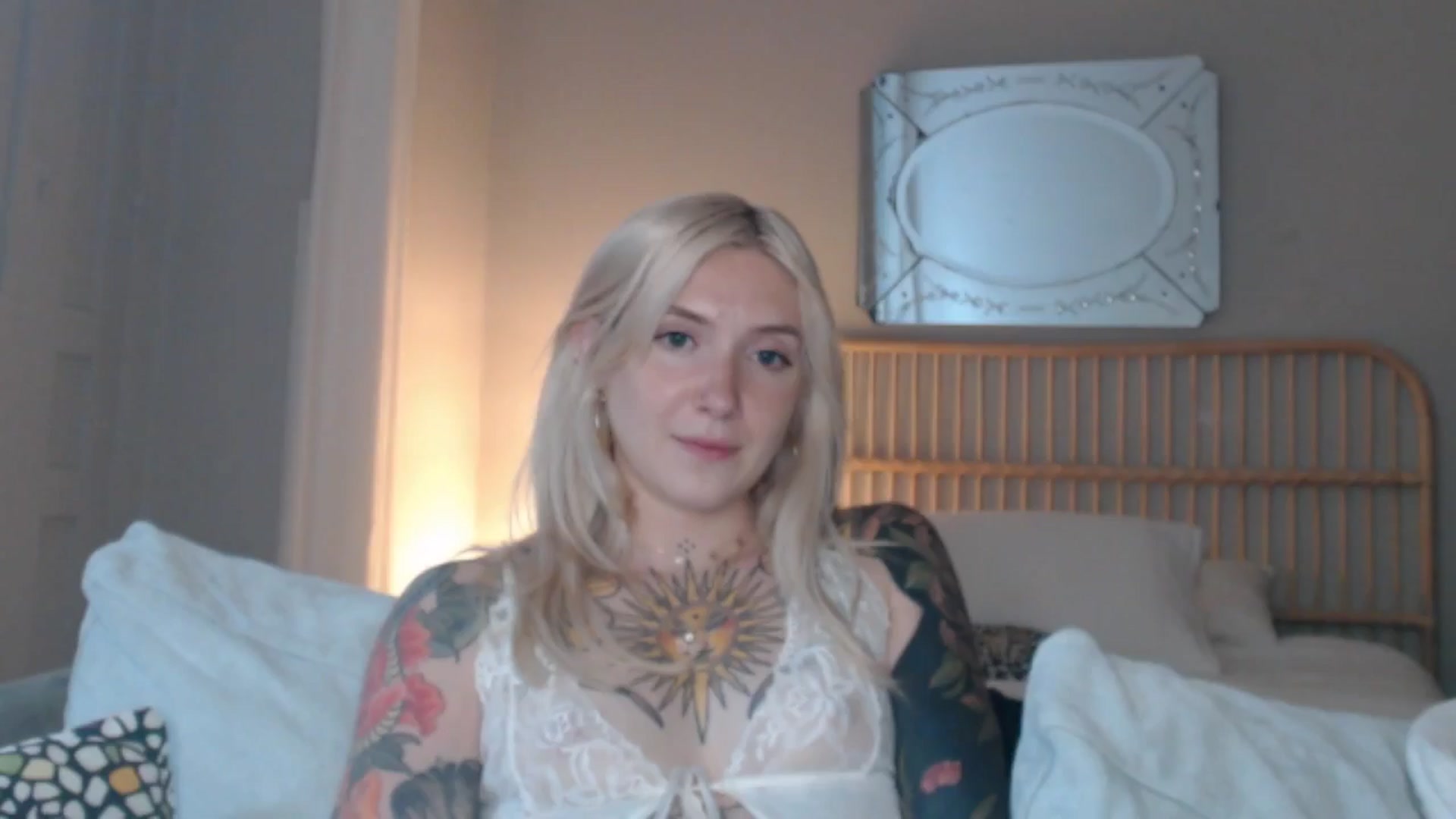 Gallery image thumbnail from Tattoo_bbgirl's myfreecams stream on, 06/08/2024, 17:20 image 11 of 20