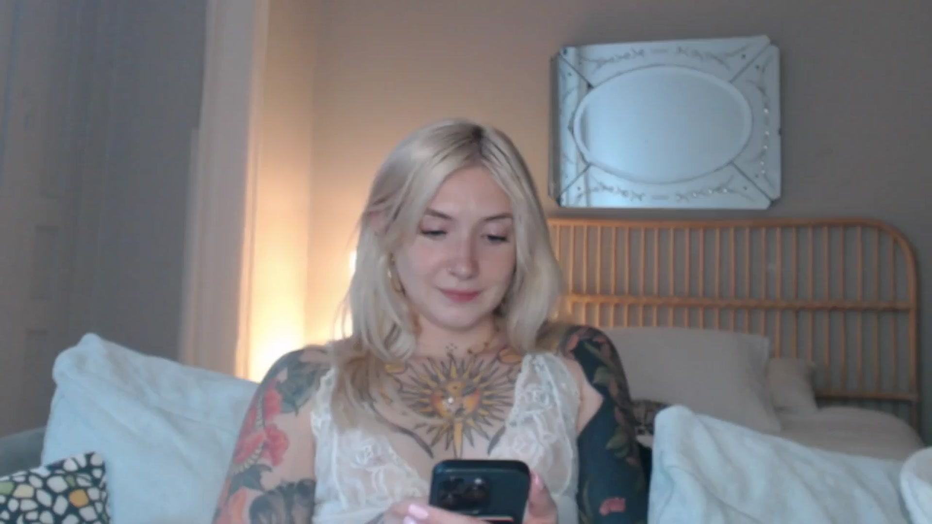 Gallery image thumbnail from Tattoo_bbgirl's myfreecams stream on, 06/08/2024, 17:20 image 10 of 20