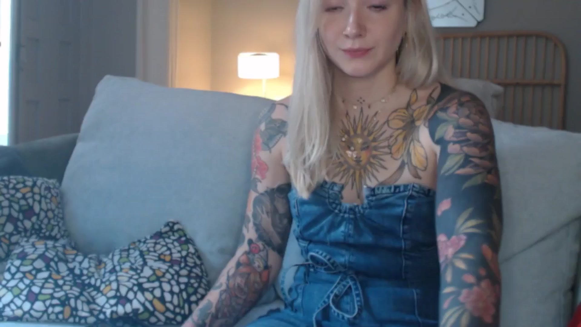 Gallery image thumbnail from Tattoo_bbgirl's myfreecams stream on, 06/19/2024, 14:23 image 10 of 20