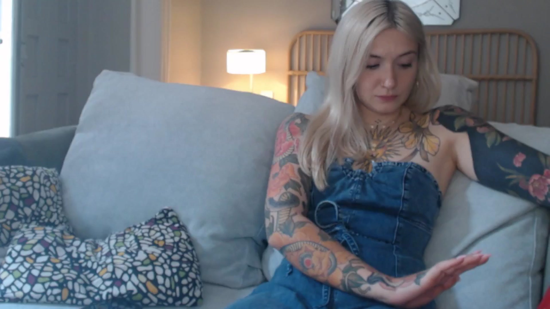 Gallery image thumbnail from Tattoo_bbgirl's myfreecams stream on, 06/19/2024, 14:23 image 9 of 20