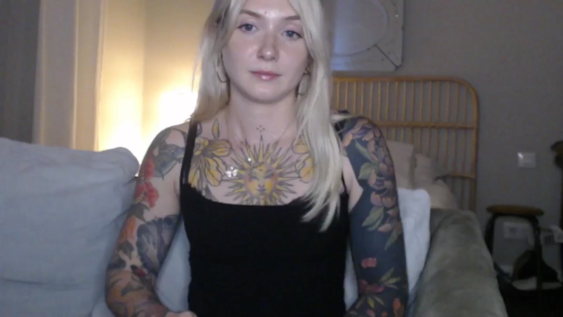 Gallery image thumbnail from Tattoo_bbgirl's myfreecams stream on, 06/24/2024, 20:07 image 1 of 20