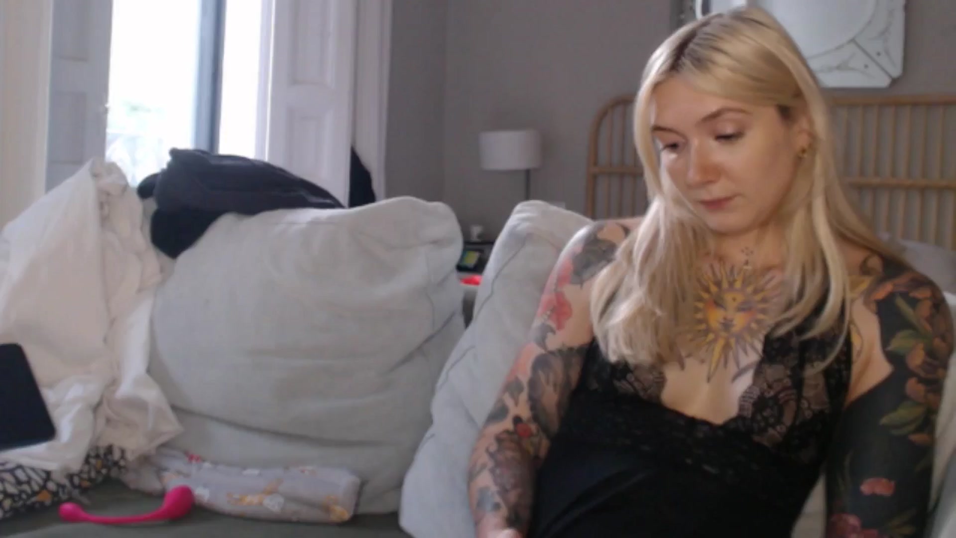 Gallery image thumbnail from Tattoo_bbgirl's myfreecams stream on, 06/25/2024, 17:27 image 19 of 20